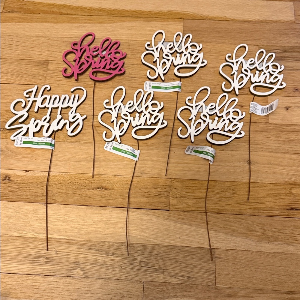 NWT & NWOT Hello Spring & Happy Spring Wooden Pick Decor Signs 💐